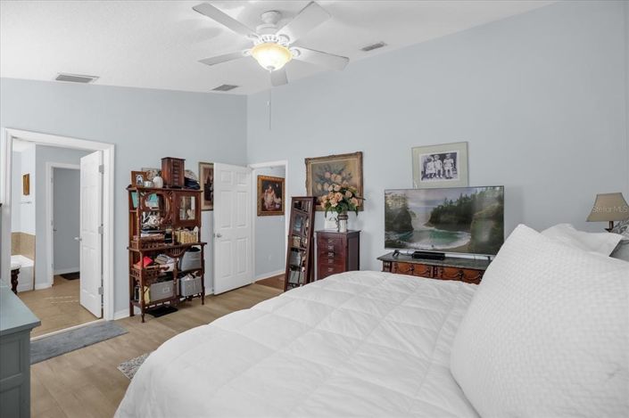 Image No.15-4 Bed House for sale