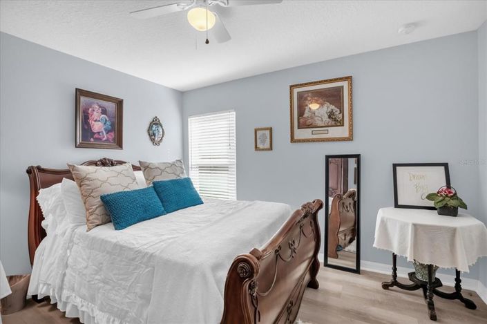 Image No.19-4 Bed House for sale