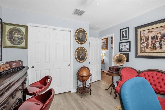 Image No.22-4 Bed House for sale