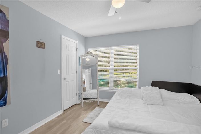 Image No.25-4 Bed House for sale