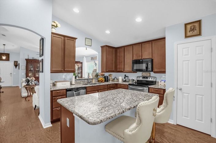 Image No.9-4 Bed House for sale