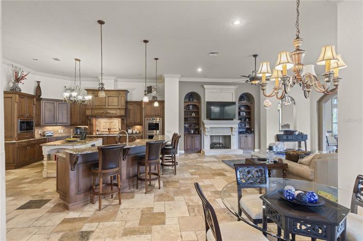 Image No.12-5 Bed House for sale