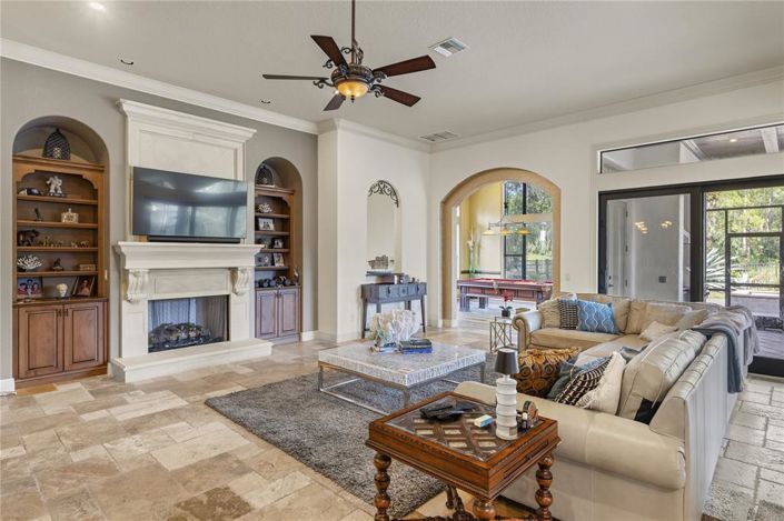 Image No.17-5 Bed House for sale