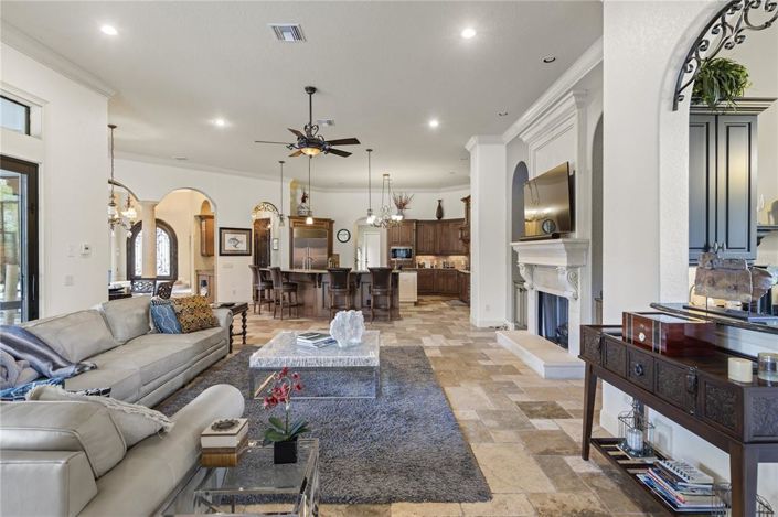 Image No.19-5 Bed House for sale