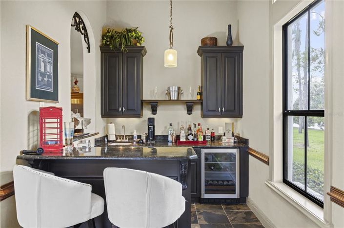 Image No.21-5 Bed House for sale