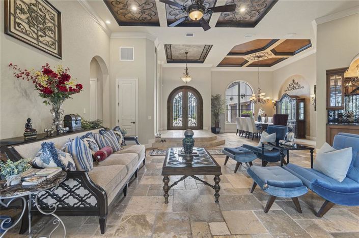 Image No.6-5 Bed House for sale