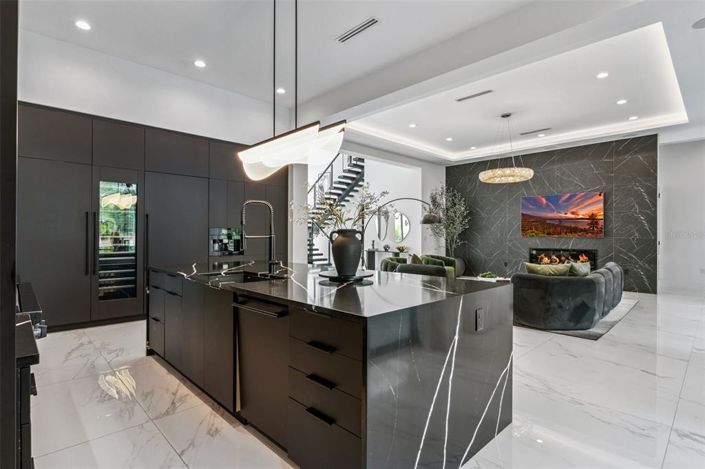 Image No.12-6 Bed House for sale