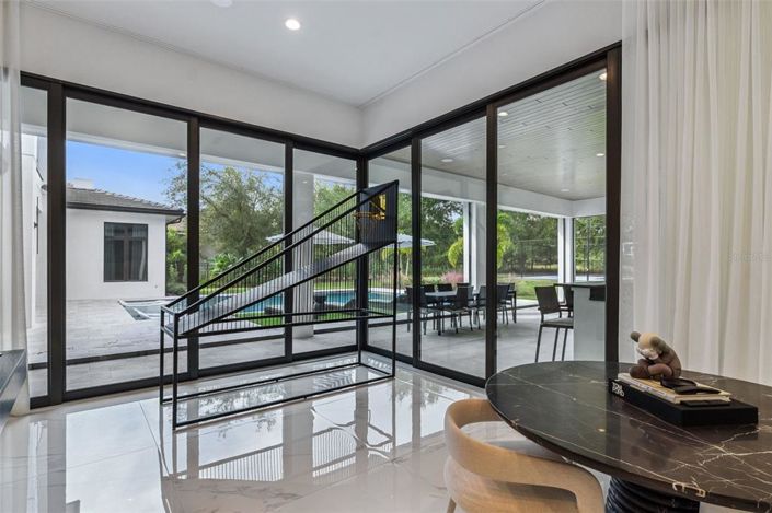 Image No.15-6 Bed House for sale