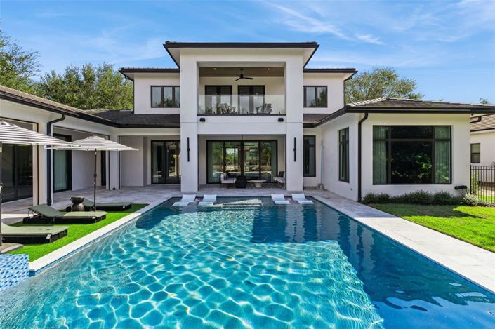 Image No.2-6 Bed House for sale