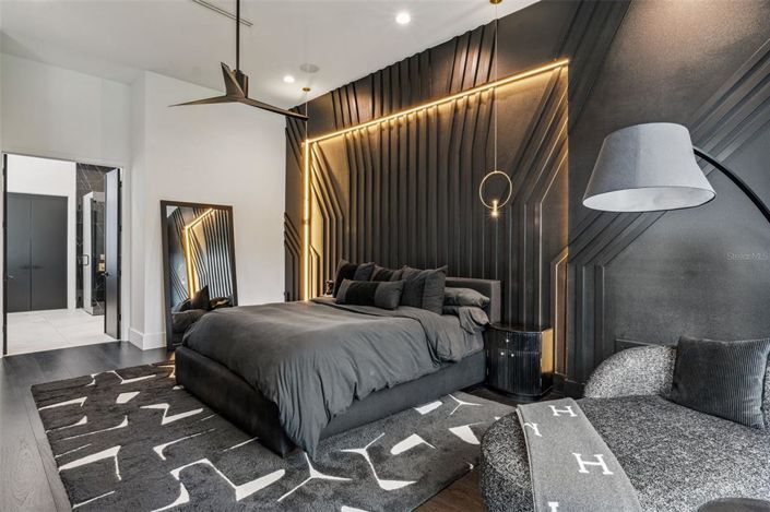 Image No.22-6 Bed House for sale