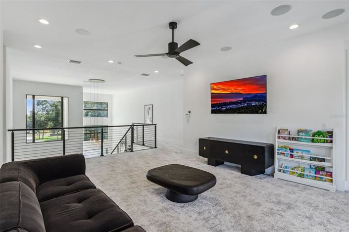 Image No.30-6 Bed House for sale