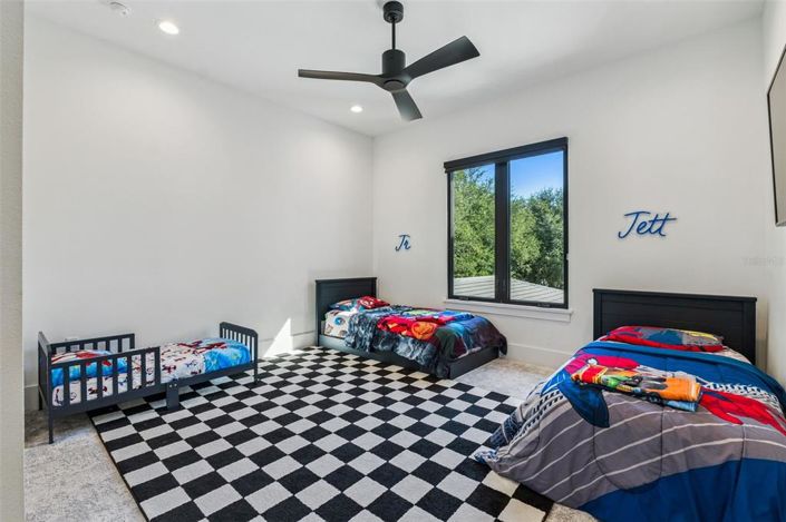 Image No.32-6 Bed House for sale