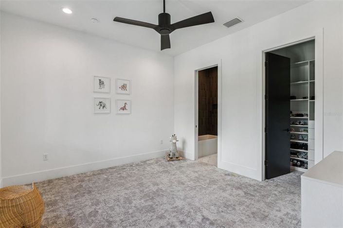 Image No.35-6 Bed House for sale