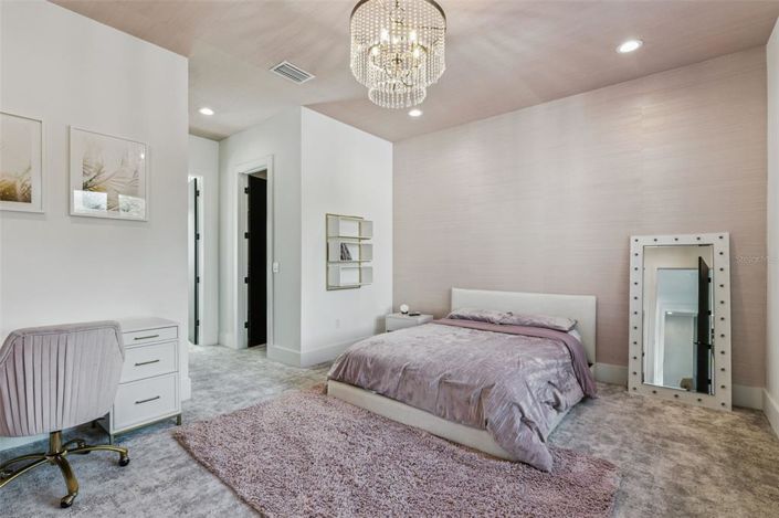 Image No.36-6 Bed House for sale