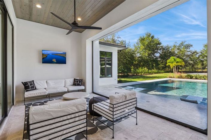 Image No.44-6 Bed House for sale