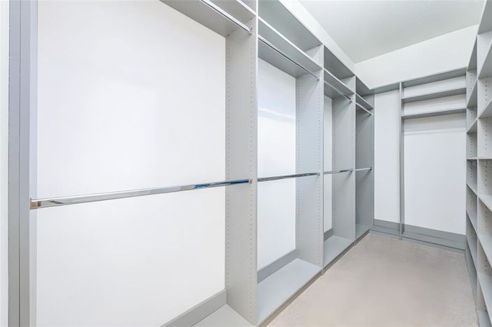 Image No.18-5 Bed House for sale