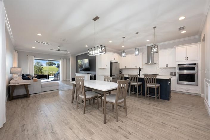 Image No.6-5 Bed House for sale