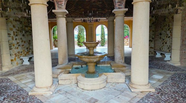 Image No.55-5 Bed House for sale