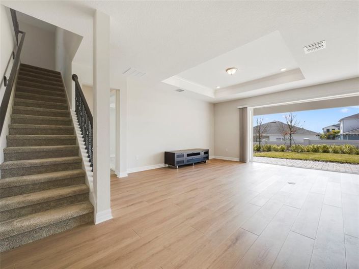 Image No.27-5 Bed House for sale