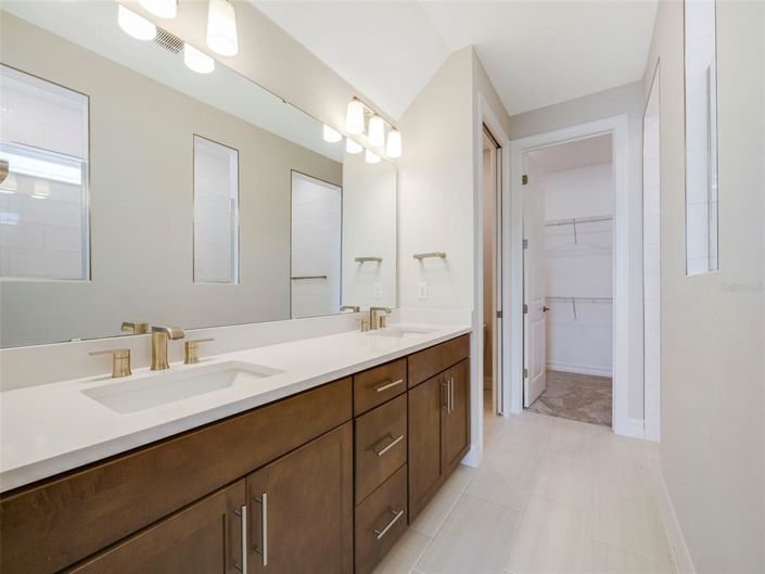 Image No.35-5 Bed House for sale