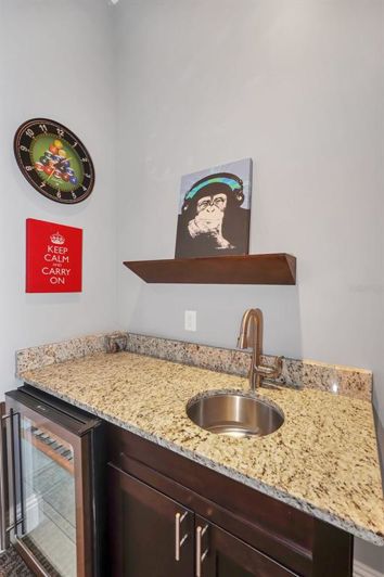 Image No.25-5 Bed House for sale