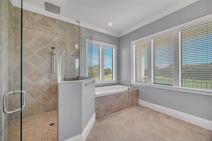 Image No.38-5 Bed House for sale