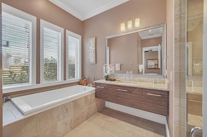 Image No.49-5 Bed House for sale