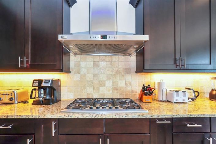 Image No.8-5 Bed House for sale