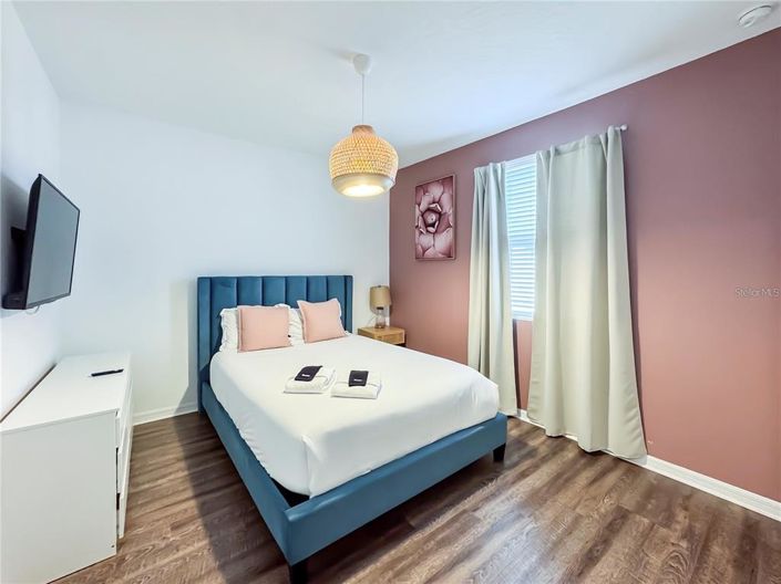 Image No.24-9 Bed House for sale