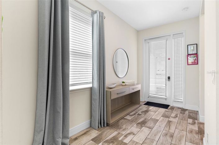 Image No.2-4 Bed Property for sale