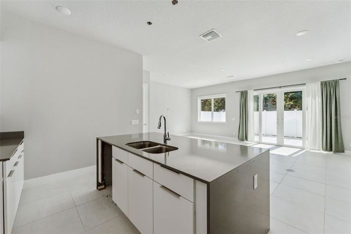 Image No.8-Appartement de 3 chambres à vendre à Saint John