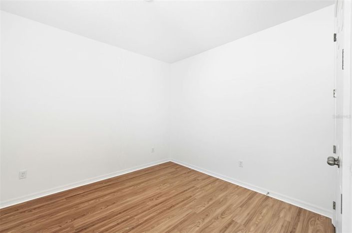 Image No.18-3 Bed Townhouse for sale