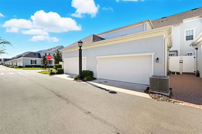 Image No.26-3 Bed Townhouse for sale