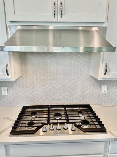 Image No.19-3 Bed Property for sale