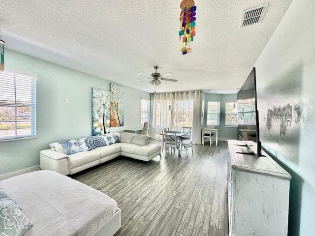 Image No.3-3 Bed Property for sale