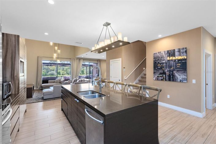 Image No.3-3 Bed Townhouse for sale