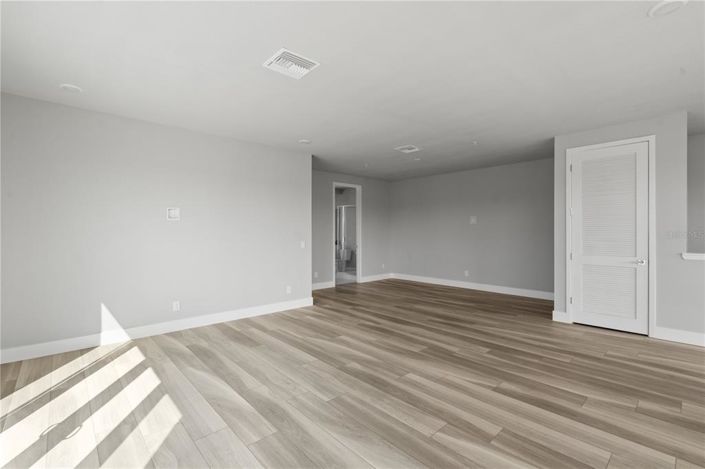 Image No.18-5 Bed Apartment for sale