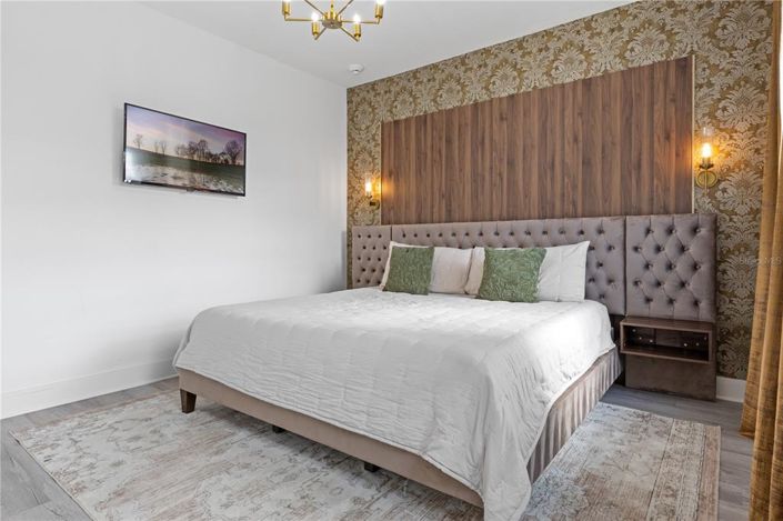 Image No.17-13 Bed House for sale