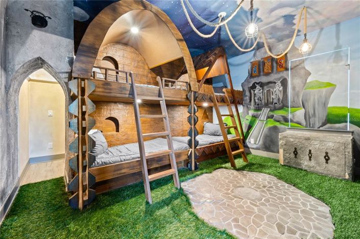 Image No.43-13 Bed House for sale