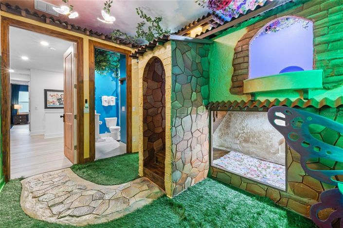 Image No.45-13 Bed House for sale