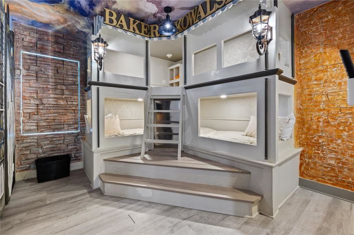 Image No.48-13 Bed House for sale