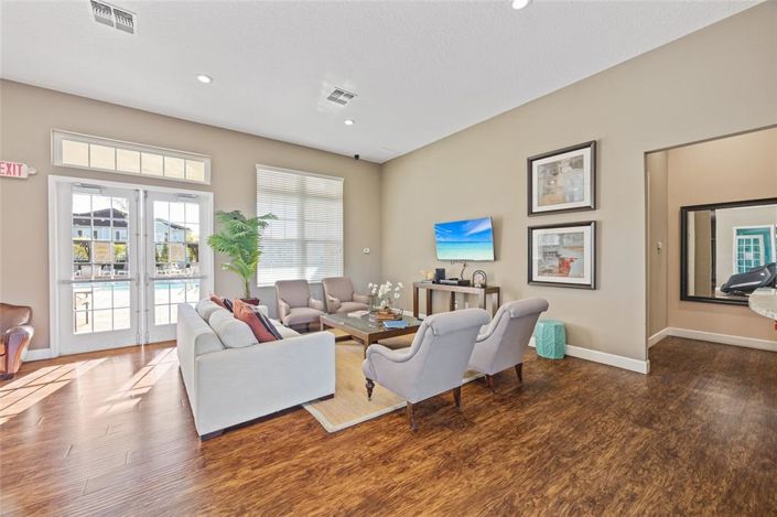 Image No.20-3 Bed Townhouse for sale