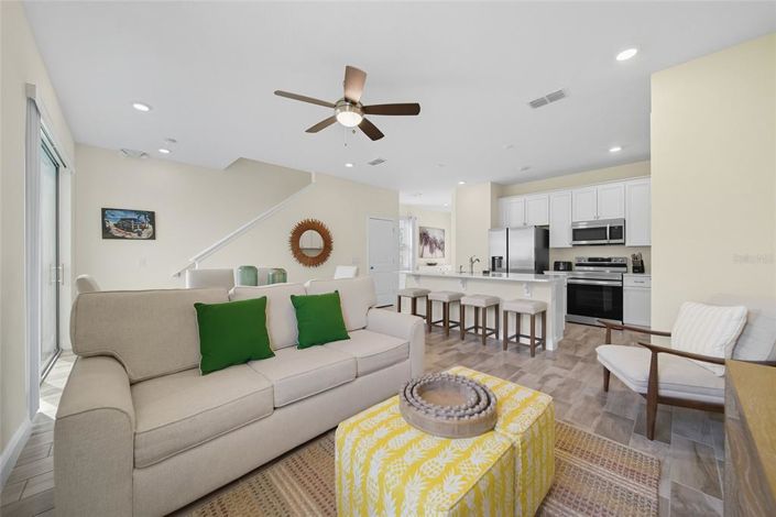 Image No.13-4 Bed Townhouse for sale