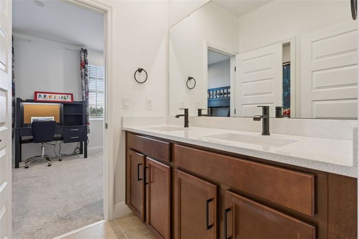 Image No.30-3 Bed Townhouse for sale