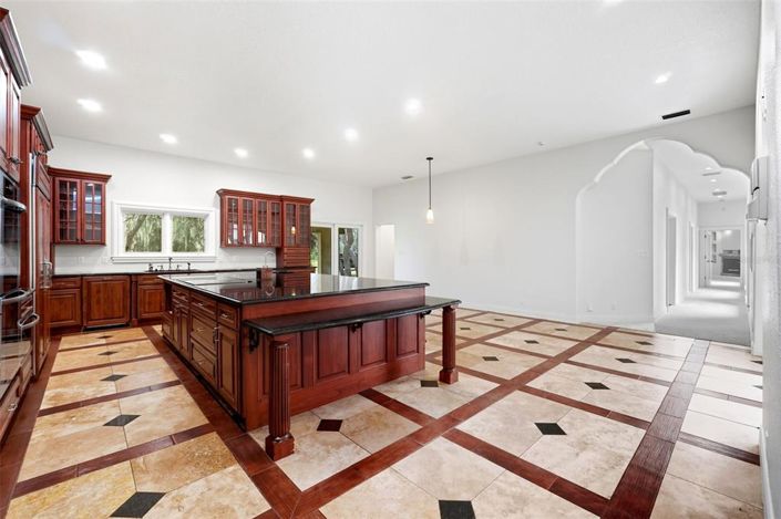 Image No.19-3 Bed House for sale