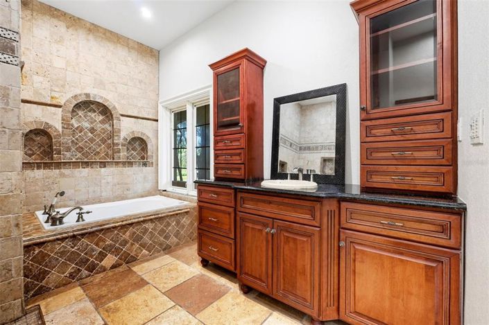 Image No.41-3 Bed House for sale