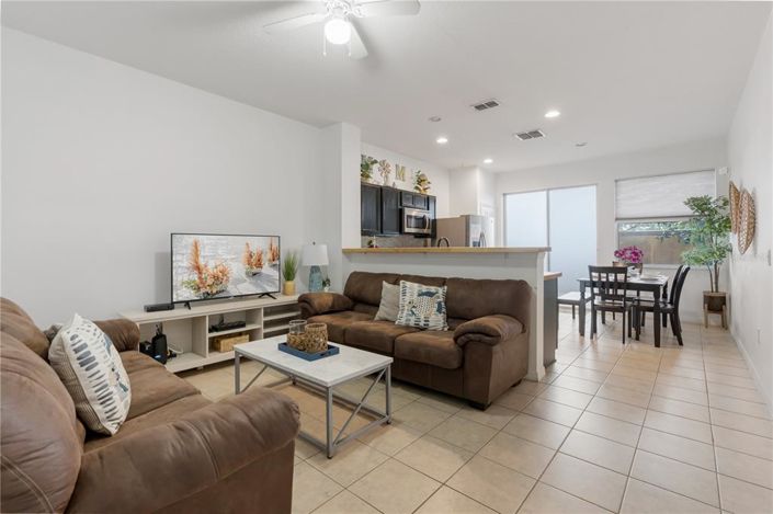 Image No.28-3 Bed Townhouse for sale