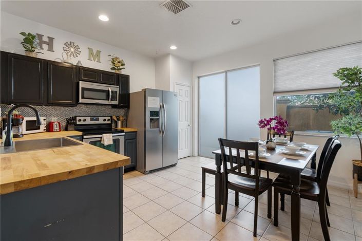 Image No.3-3 Bed Townhouse for sale