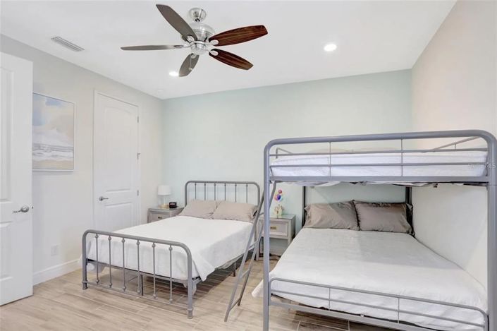 Image No.24-4 Bed House for sale