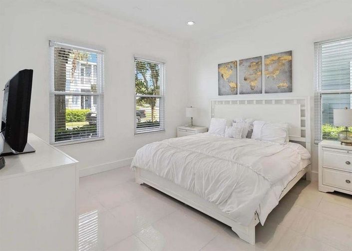 Image No.16-4 Bed House for sale